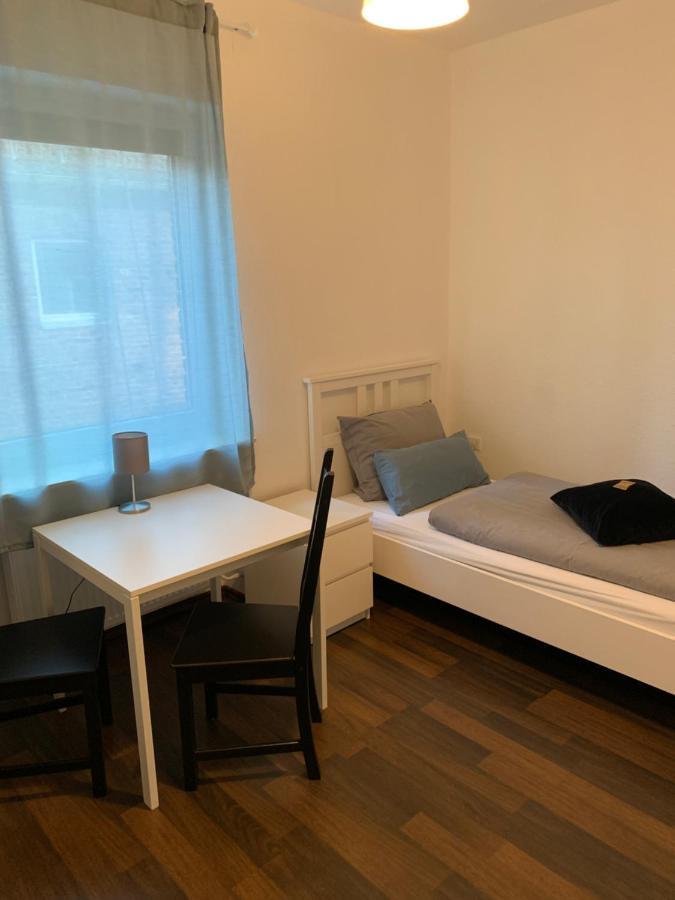 Bed and Breakfast Zum Armen Mann Düsseldorf Exterior foto