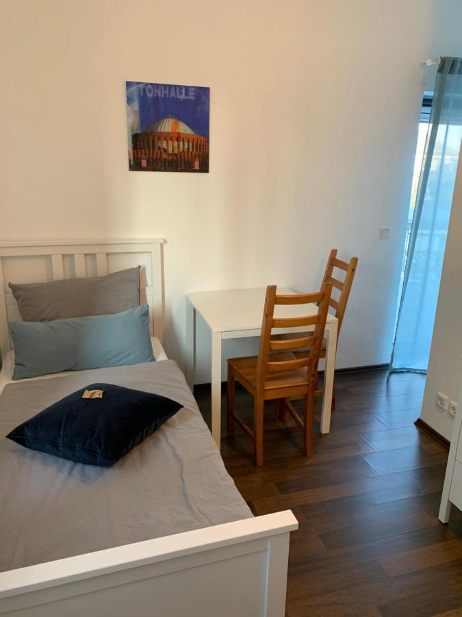 Bed and Breakfast Zum Armen Mann Düsseldorf Exterior foto