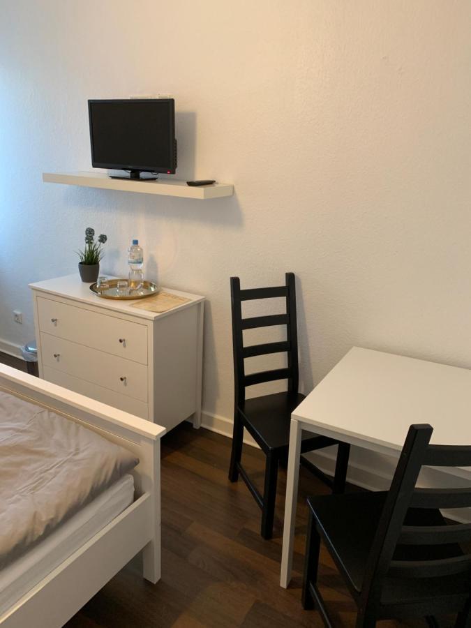 Bed and Breakfast Zum Armen Mann Düsseldorf Exterior foto